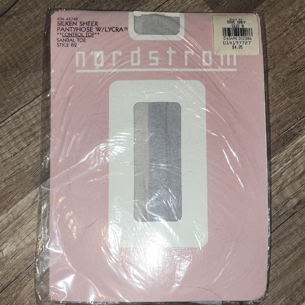 Nordstrom Vintage Silken Sheer Control Top Pantyhose W/ LYCRA Size B DOVE GREY
